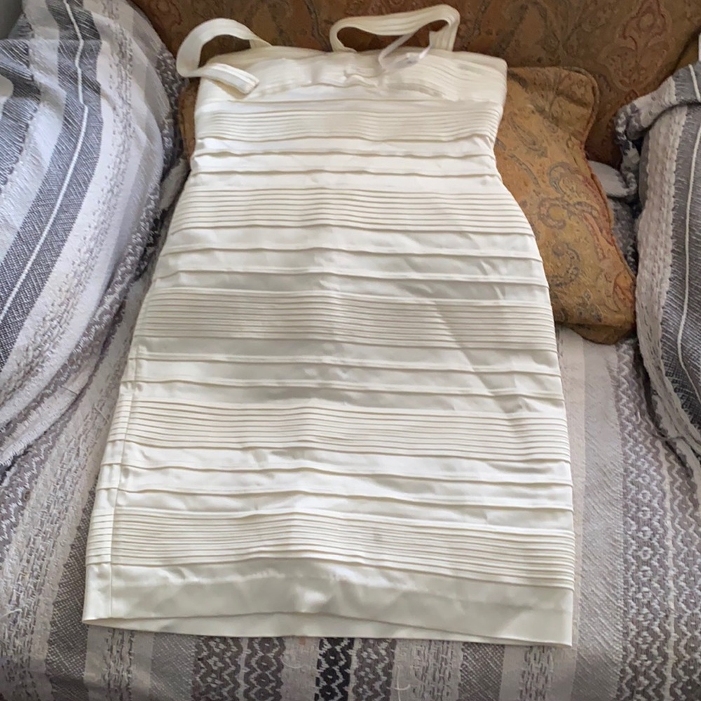 Suzi chin dress body con ivory 4 Maggie boutique